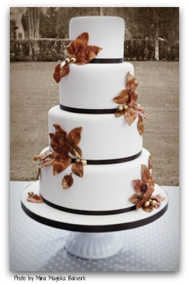 fall-themed-wedding-cake